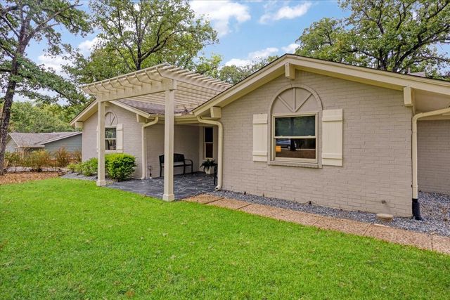 225 Karen Drive, Denison, TX 75021