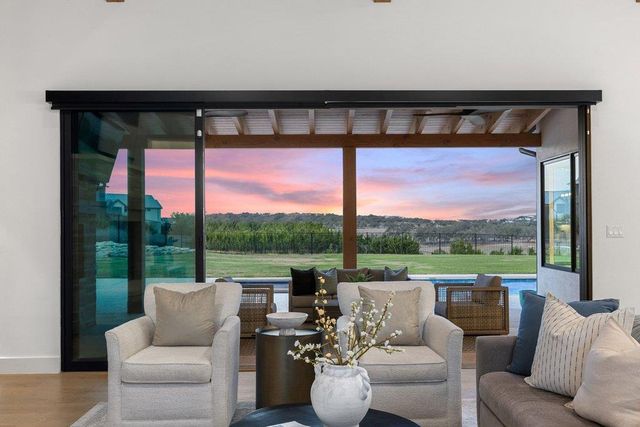 6316 Caudill LN, Austin, TX 78738