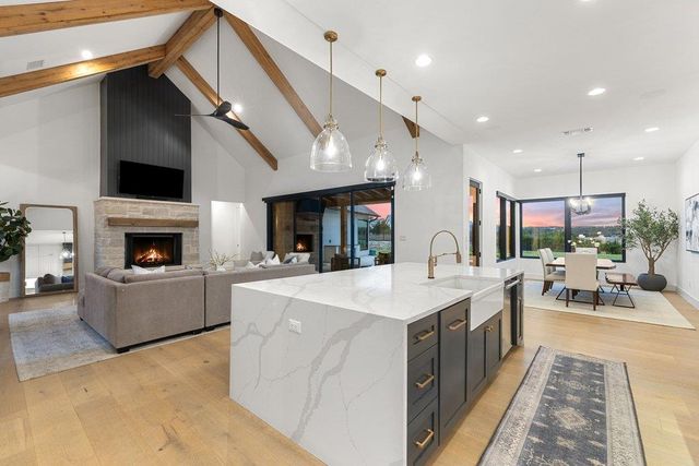 6316 Caudill LN, Austin, TX 78738