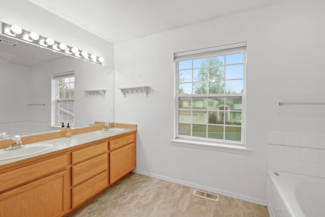 4208 S Tenfel Ln, Spokane, WA 99223