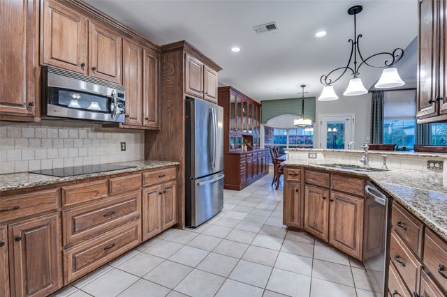 7905 Brandon Court, North Richland Hills, TX 76182