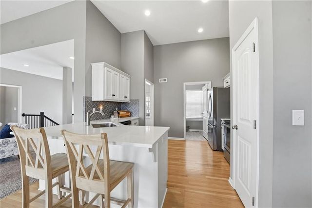 10202 N Quincy Avenue, Kansas City, MO 64156