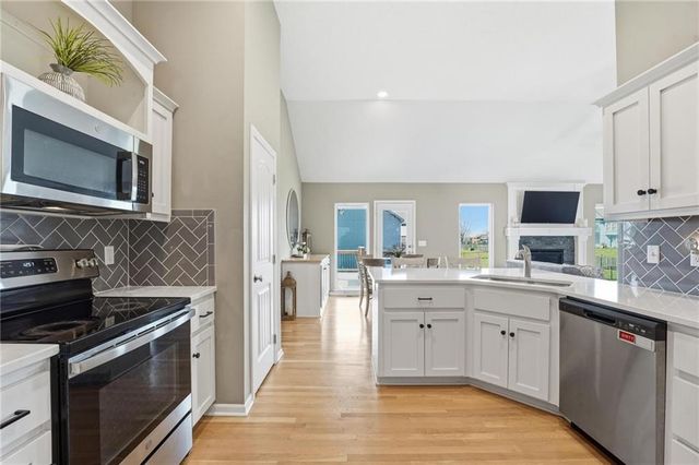 10202 N Quincy Avenue, Kansas City, MO 64156