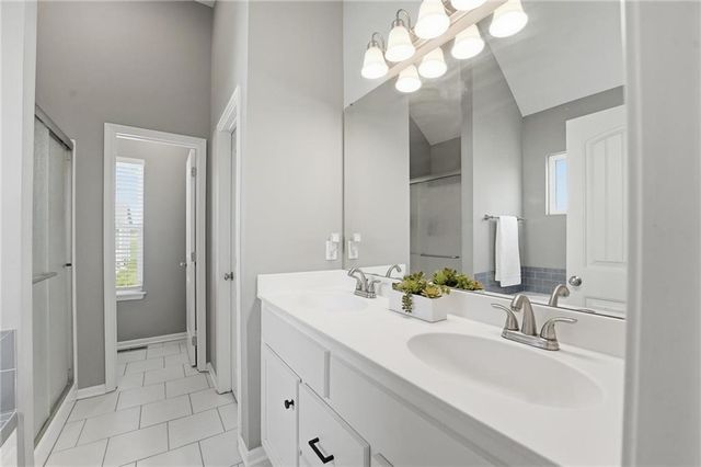 10202 N Quincy Avenue, Kansas City, MO 64156