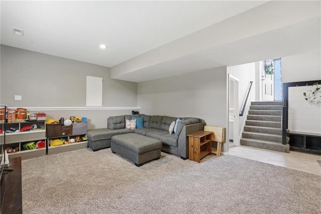 10202 N Quincy Avenue, Kansas City, MO 64156