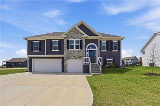 10202 N Quincy Avenue, Kansas City, MO 64156