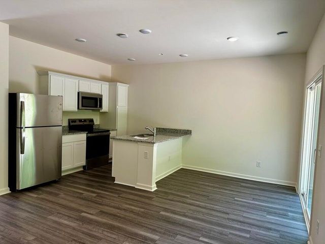 8867 Salamander Road 39, North Charleston, SC 29406