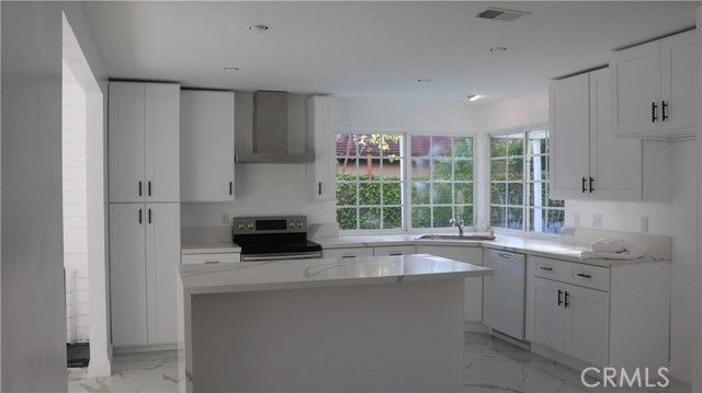 9801 Hibiscus Avenue, Fountain Valley, CA 92708