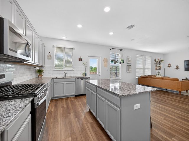 440 English Oak ST, Georgetown, TX 78626