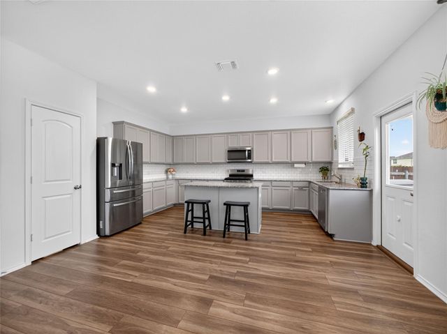 440 English Oak ST, Georgetown, TX 78626