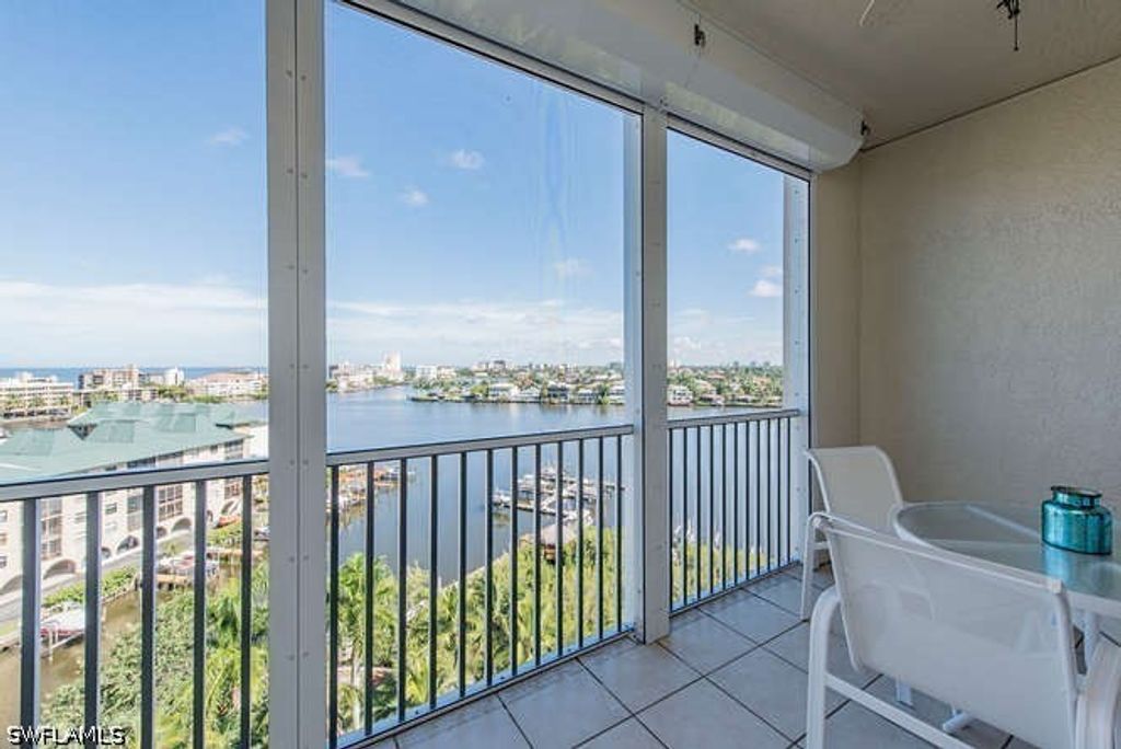400 Flagship DR 905, Naples, FL 34108