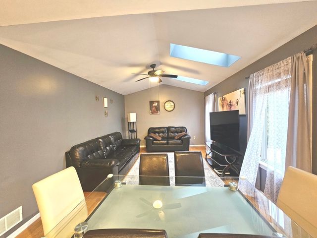 579 Scott Lane, Romeoville, IL 60446