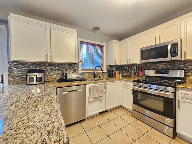 579 Scott Lane, Romeoville, IL 60446