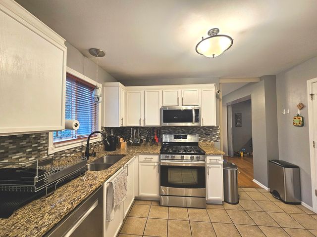 579 Scott Lane, Romeoville, IL 60446