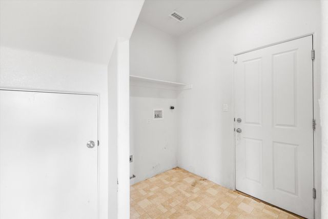 6427 Cerros Grandes Drive, Santa Fe, NM 87507