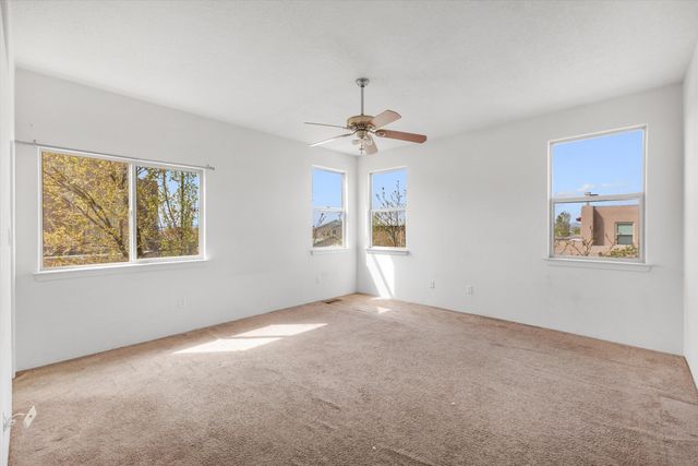 6427 Cerros Grandes Drive, Santa Fe, NM 87507