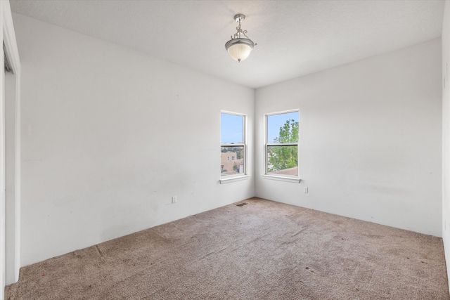 6427 Cerros Grandes Drive, Santa Fe, NM 87507