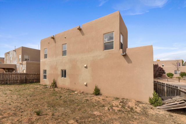 6427 Cerros Grandes Drive, Santa Fe, NM 87507