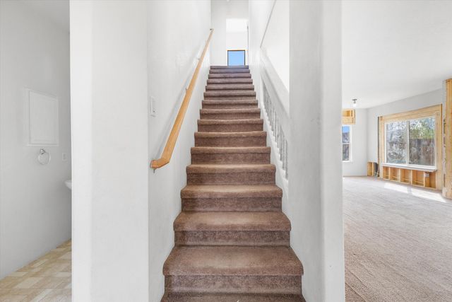 6427 Cerros Grandes Drive, Santa Fe, NM 87507