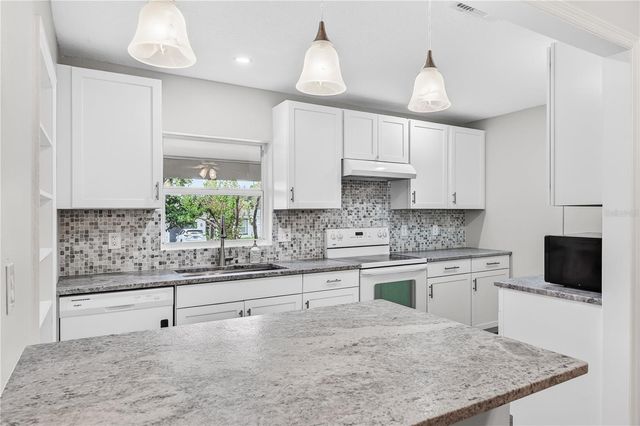 819 CANOVIA AVENUE, Orlando, FL 32804