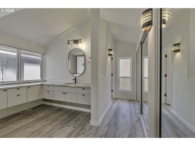 16408 Sw TIMBERLAND Dr, Beaverton, OR 97007