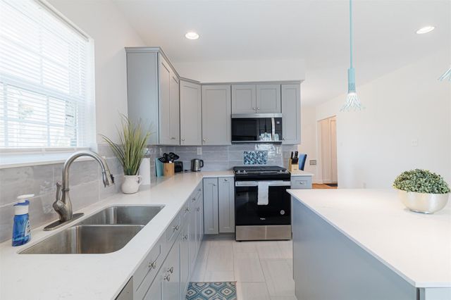 3718 Cleburne Street, Houston, TX 77004