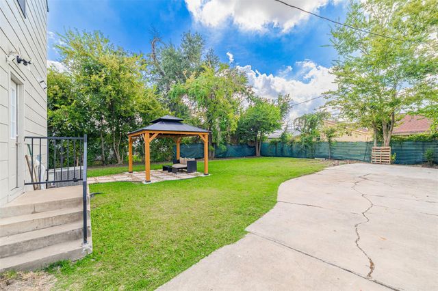 3718 Cleburne Street, Houston, TX 77004