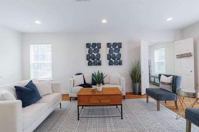 3718 Cleburne Street, Houston, TX 77004