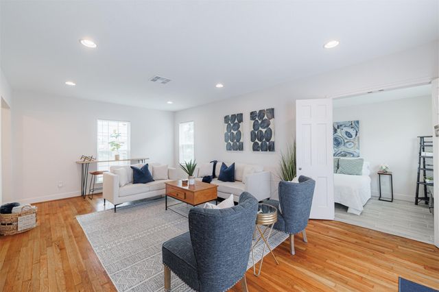 3718 Cleburne Street, Houston, TX 77004