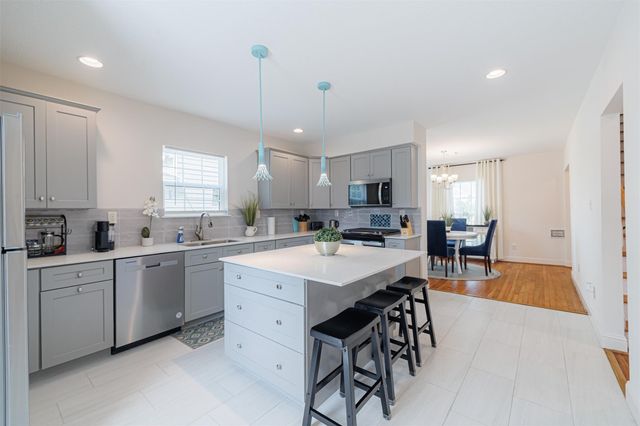 3718 Cleburne Street, Houston, TX 77004