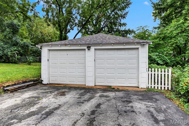 960 Washington Street, Florissant, MO 63031