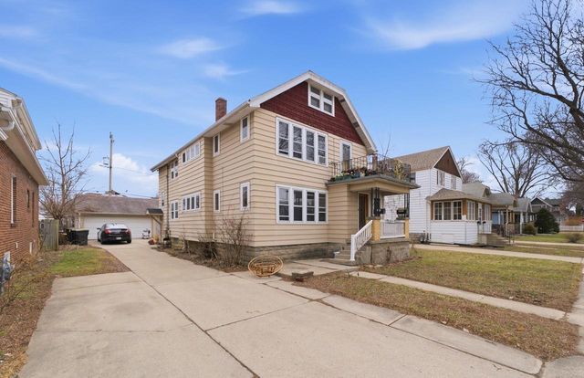 2225 S 82nd STREET, West Allis, WI 53219