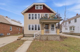 2225 S 82nd STREET, West Allis, WI 53219