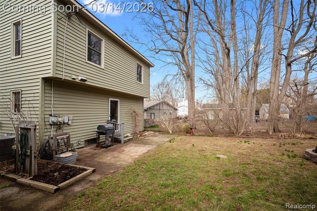 1684 Lombardy, Highland, MI 48356