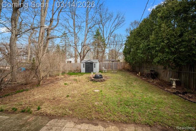 1684 Lombardy, Highland, MI 48356