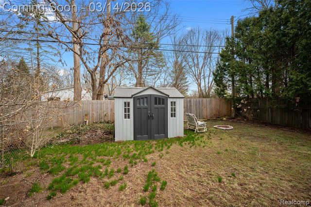 1684 Lombardy, Highland, MI 48356