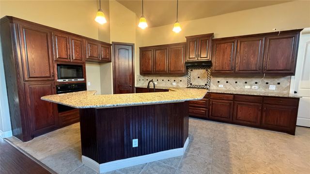 6728 S Fork Drive, North Richland Hills, TX 76182