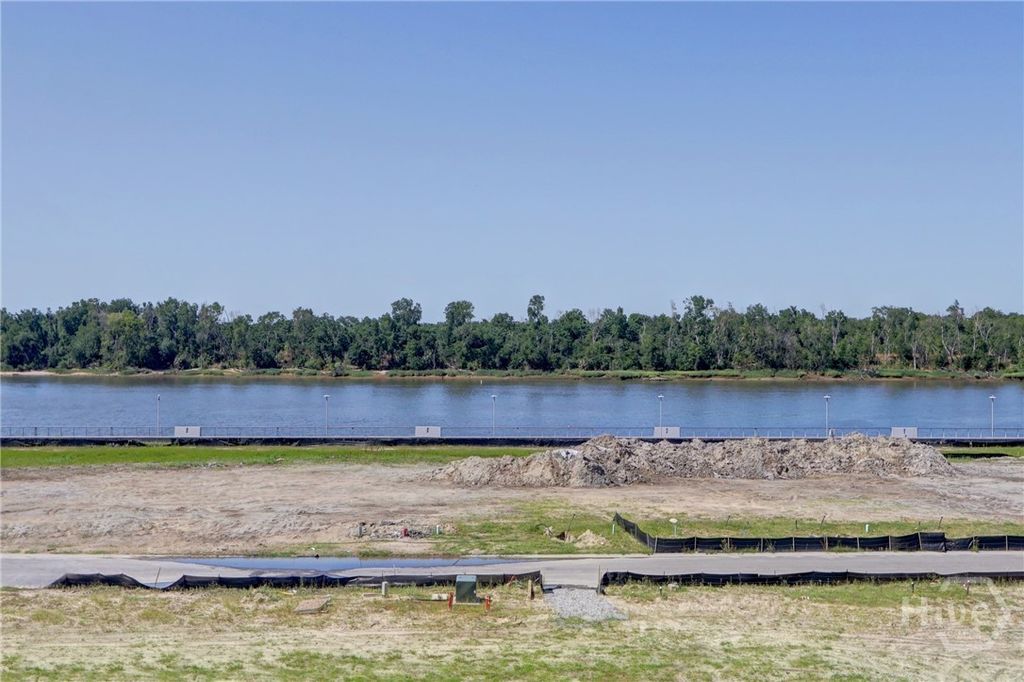 Image 4 of property listing at 421 Port Street, Savannah, GA 31401