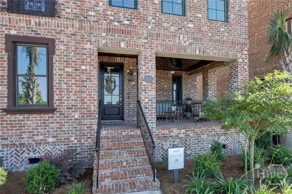 Image 7 of property listing at 421 Port Street, Savannah, GA 31401