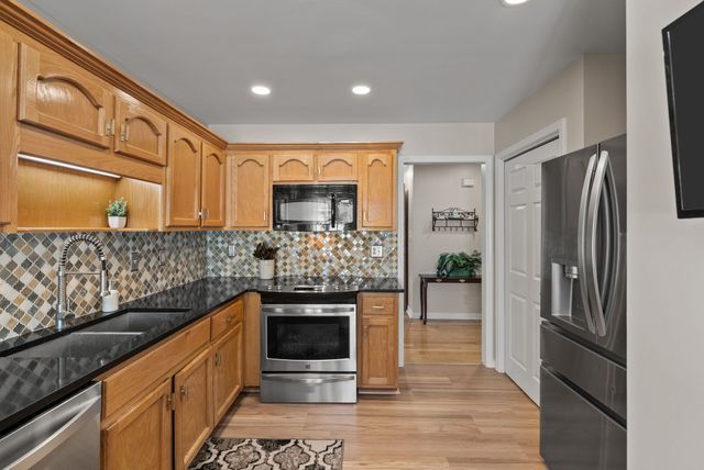 655 Stonewall Ln, Clarksville, TN 37040