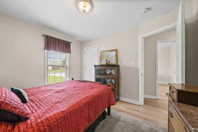 655 Stonewall Ln, Clarksville, TN 37040