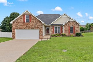 655 Stonewall Ln, Clarksville, TN 37040