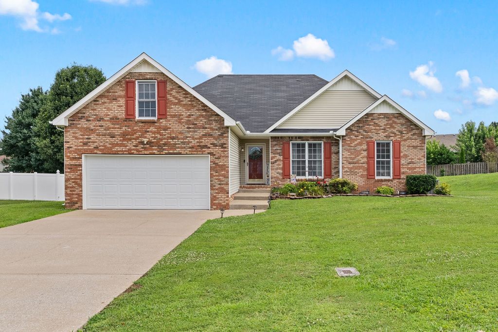 655 Stonewall Ln, Clarksville, TN 37040