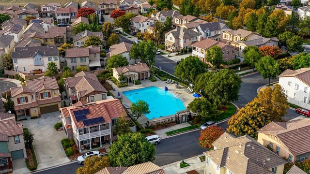 31889 Red Pine Way, Temecula, CA 92592