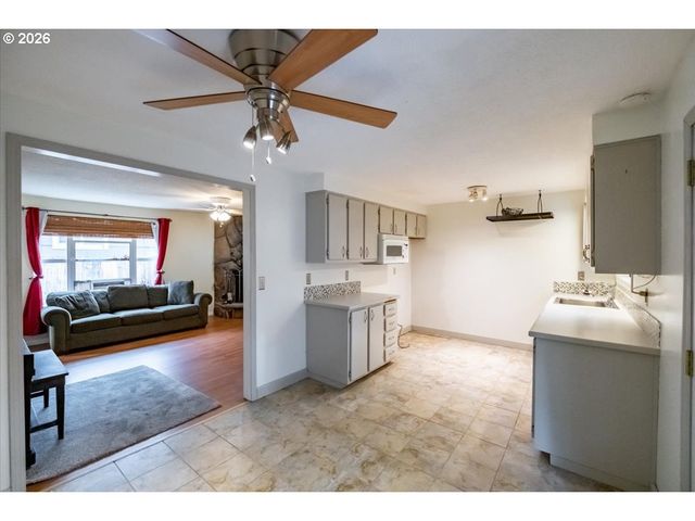 3217 Se 51ST Ave, Portland, OR 97206