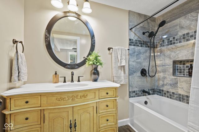 8230 Autumn Mill Lane, Indianapolis, IN 46256