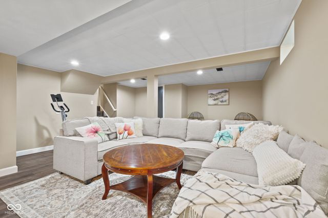 8230 Autumn Mill Lane, Indianapolis, IN 46256