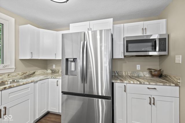 8230 Autumn Mill Lane, Indianapolis, IN 46256