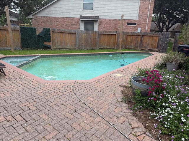 12211 Oyster Cove Court, Stafford, TX 77477