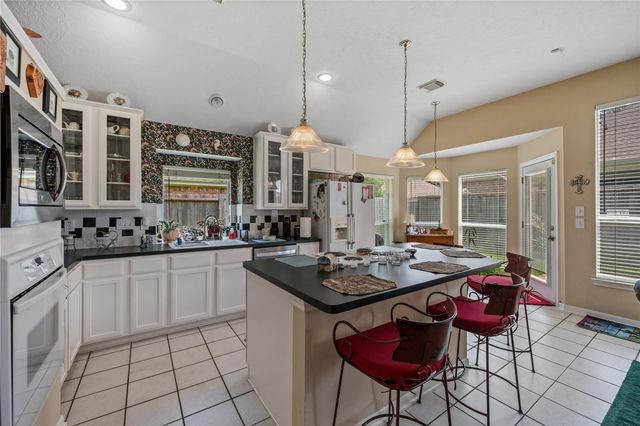 12211 Oyster Cove Court, Stafford, TX 77477
